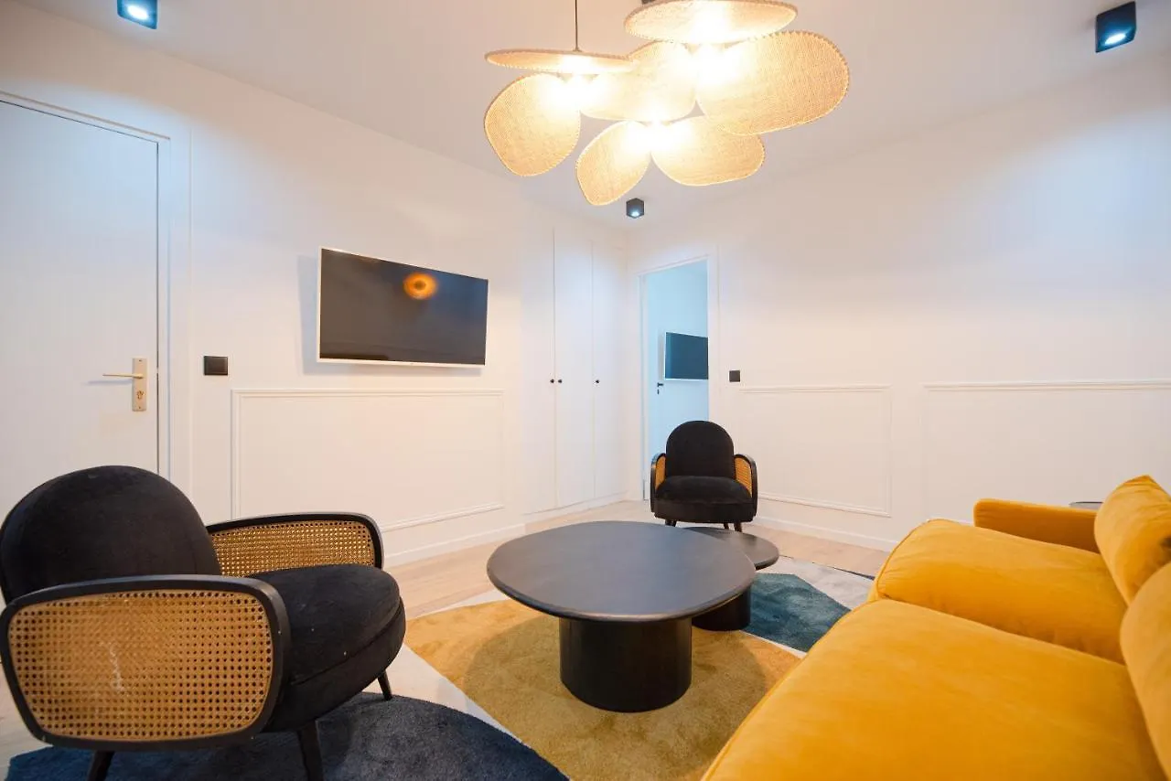 Mbm - Upper Marais Apartment Paris 0*,